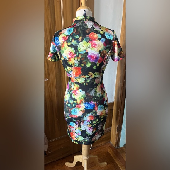 Design Lab Lord & Taylor Multicolor Floral Mini Dress - Picture 4 of 7